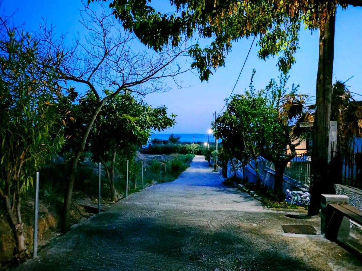 Adam'S Holiday House 2019 Karianí Exterior foto